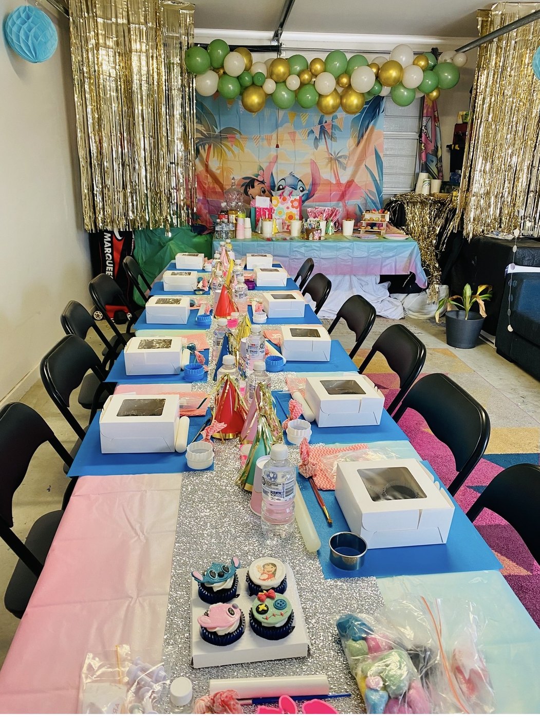 Decorating party table set up