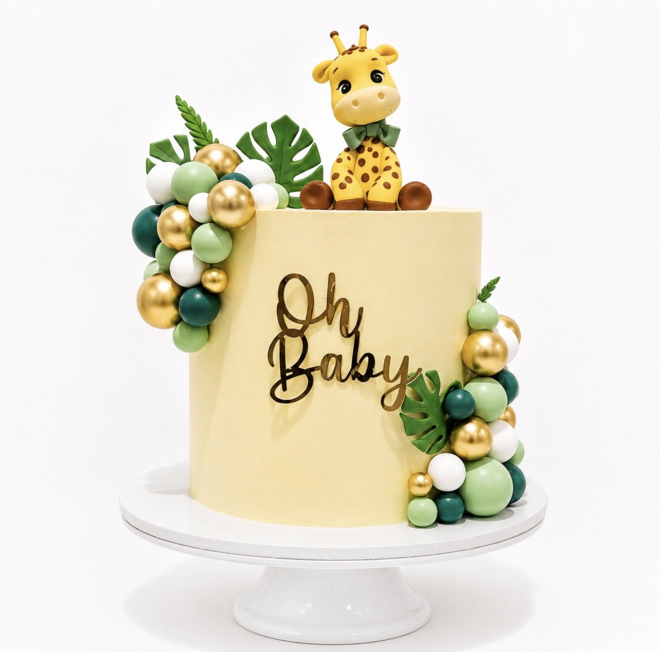 Baby shower cake with giraffe decoration
