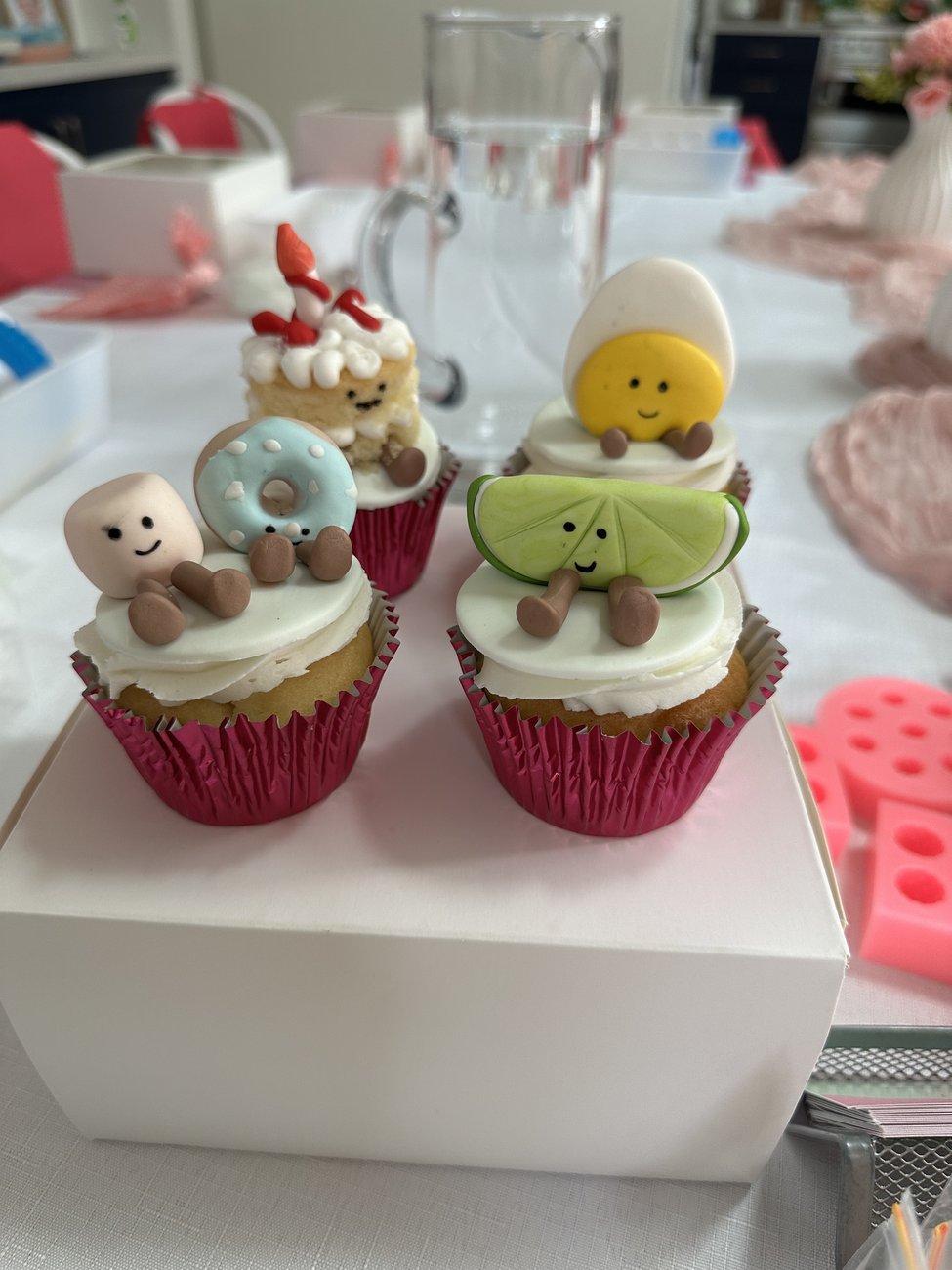 Cakes gallery image 28