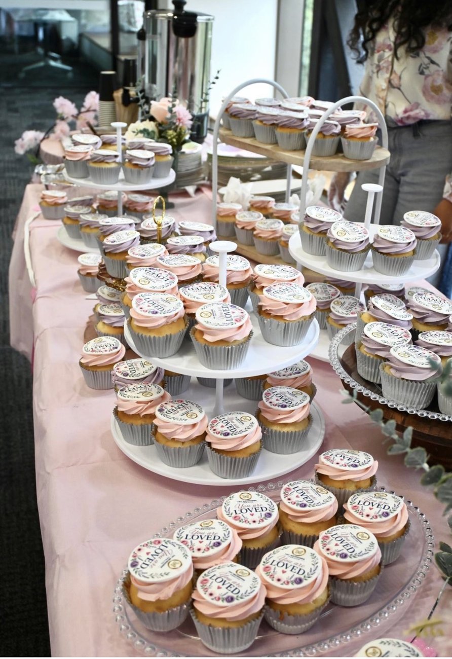 Cakes gallery image 37
